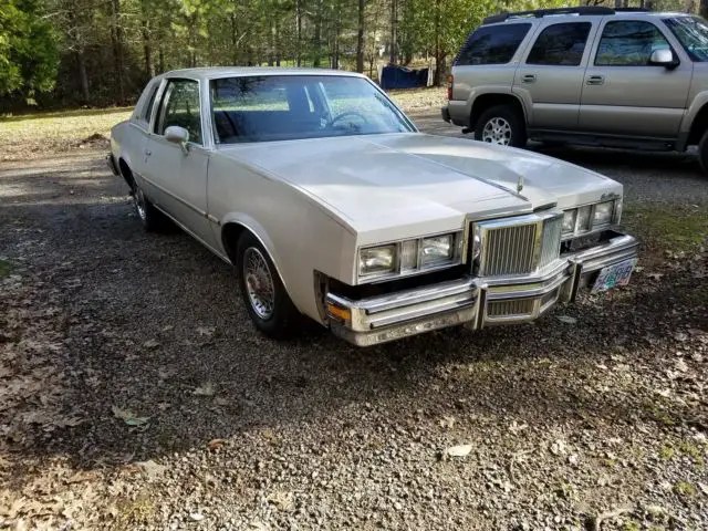 1980 pontiac grand prix lj coupe 2-door 5.0l
