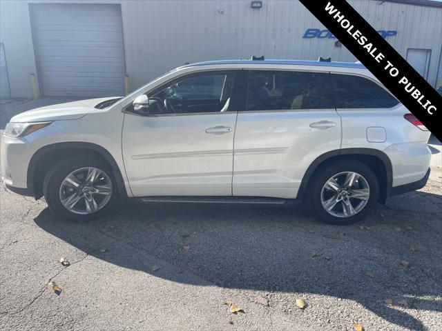 2017 toyota highlander limited