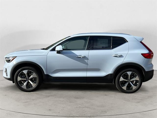 2024 volvo xc40 b5 plus bright theme