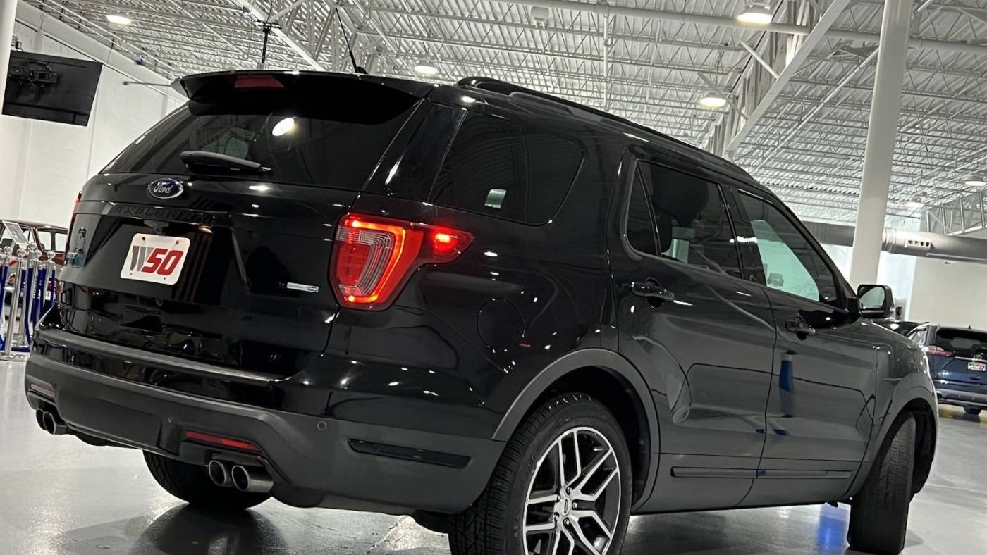 2019 ford explorer sport