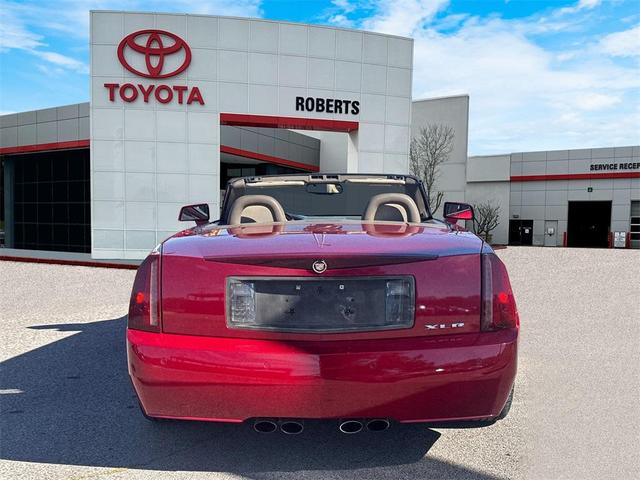 2005 cadillac xlr base