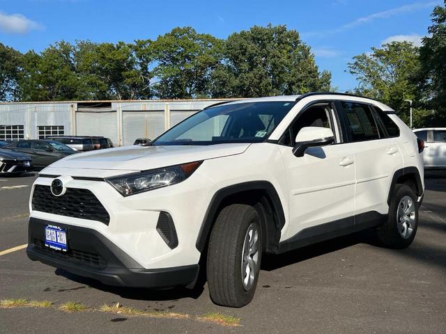 2021 toyota rav4 le