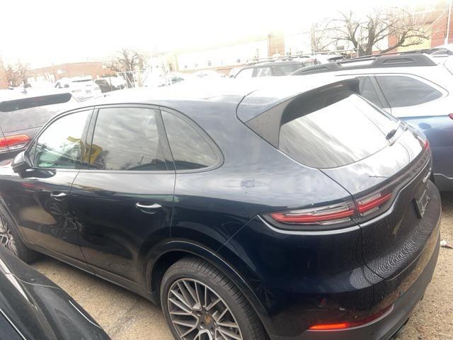 2022 porsche cayenne platinum edition