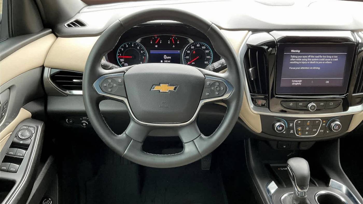 2023 chevrolet traverse lt cloth