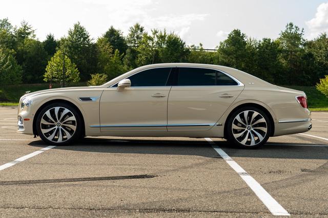 2021 bentley flying spur v8