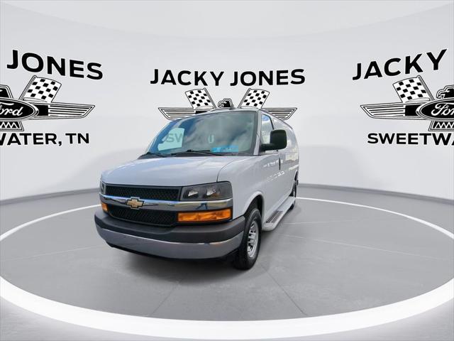 2022 chevrolet express 2500 rwd 2500 regular wheelbase wt