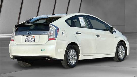 2013 toyota prius advanced