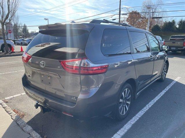 2018 toyota sienna le