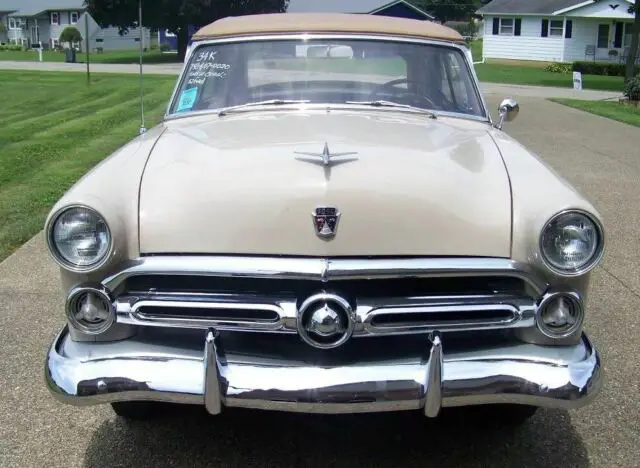 1952 ford crestliner sunliner convertible hard to find in this condition !! nice