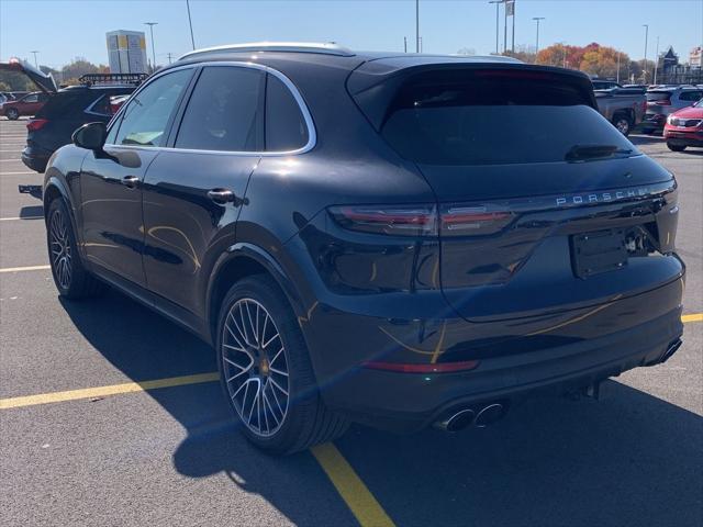 2021 porsche cayenne base