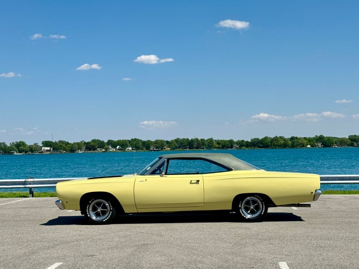 beautiful 1968 plymouth roadrunner 1 of 1 color combo #s match rare- no reserve!