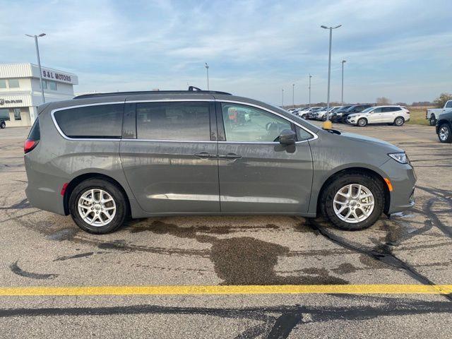 2022 chrysler pacifica touring-l
