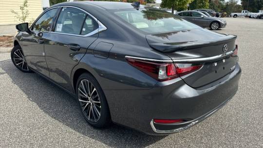 2025 Lexus ES