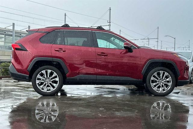 2022 toyota rav4 xle premium