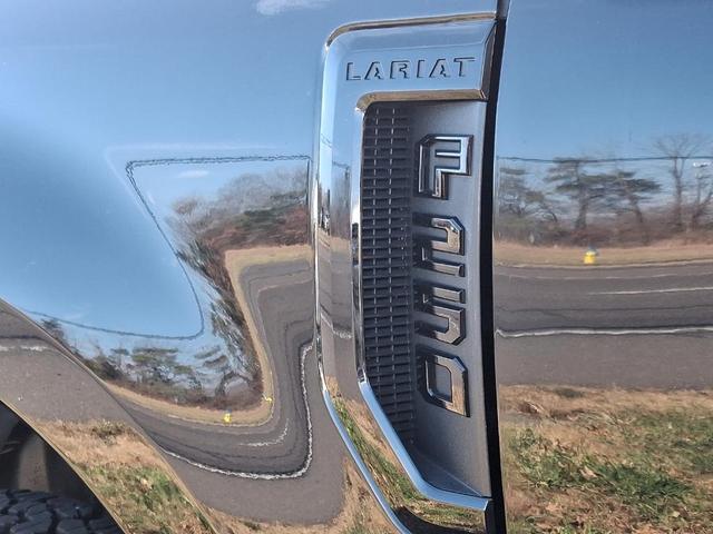 2022 ford f-250 lariat