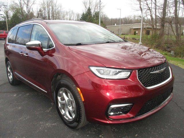 2022 chrysler pacifica limited in bridgman, michigan