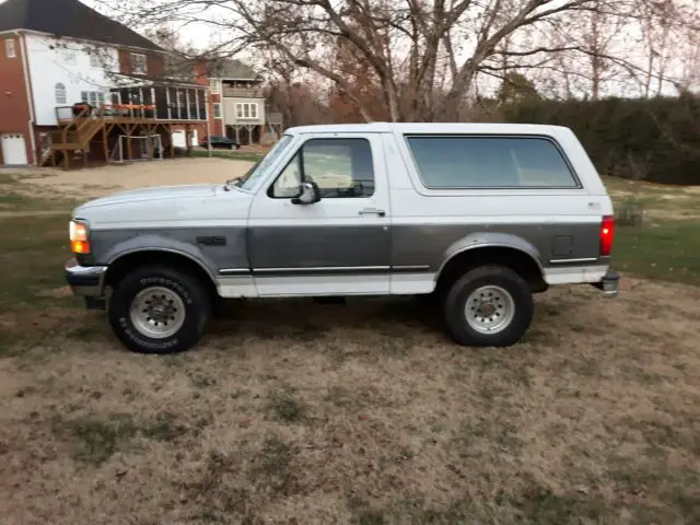 1992 ford bronco xlt 4x4 lots of new parts, great project 5.0 v8 auto pw ac