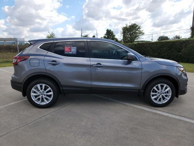 2022 nissan rogue sport s