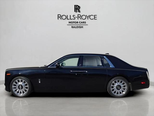 2021 rolls-royce phantom sedan