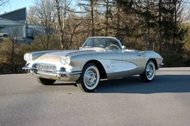 1961 chevrolet corvette fawn/fawn 4-speed nice cosmetics & interior manual rwd
