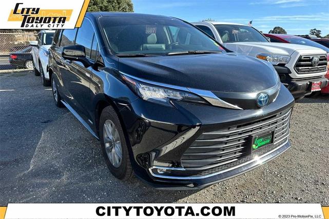 2022 toyota sienna xle