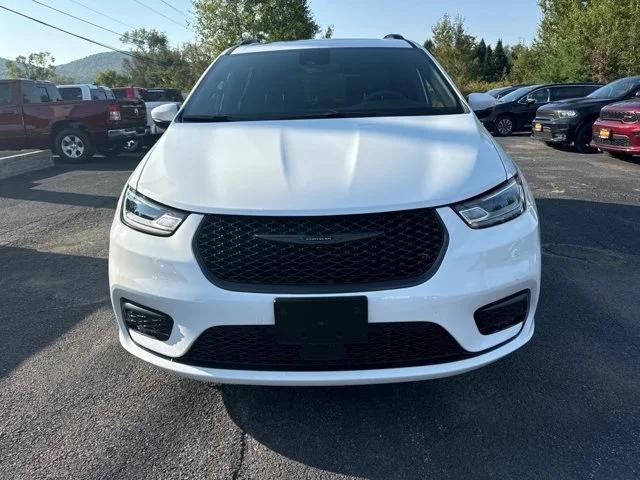 2023 chrysler pacifica touring l awd