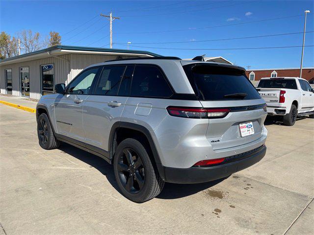 2023 jeep grand cherokee altitude