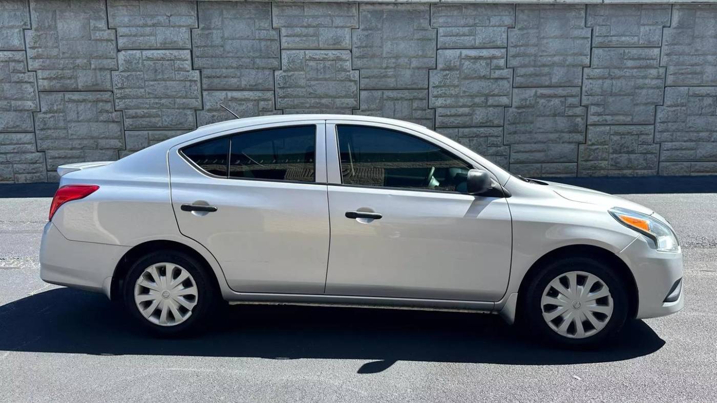 2015 nissan versa