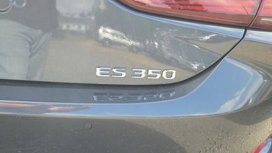 2025 Lexus ES