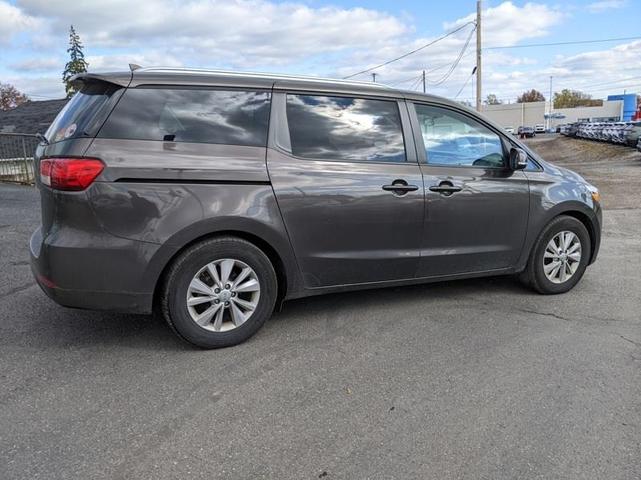 2017 kia sedona lx