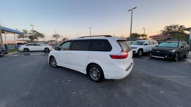 2019 toyota sienna xle