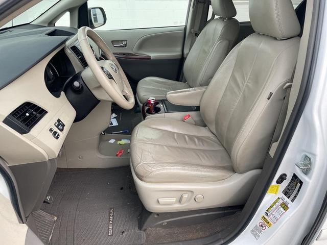 2012 toyota sienna xle