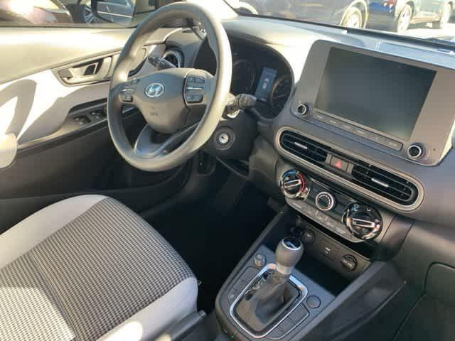 2022 hyundai kona se