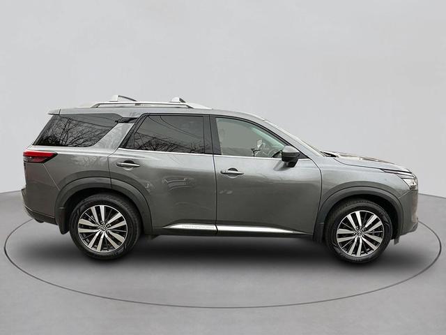 2022 nissan pathfinder platinum