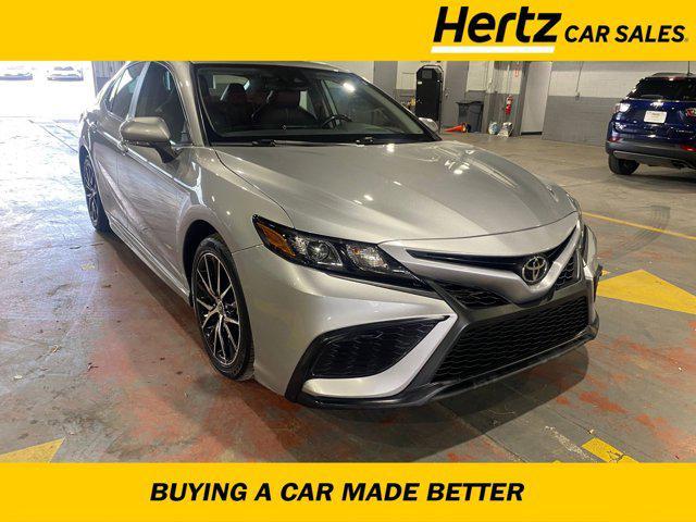 2022 toyota camry se
