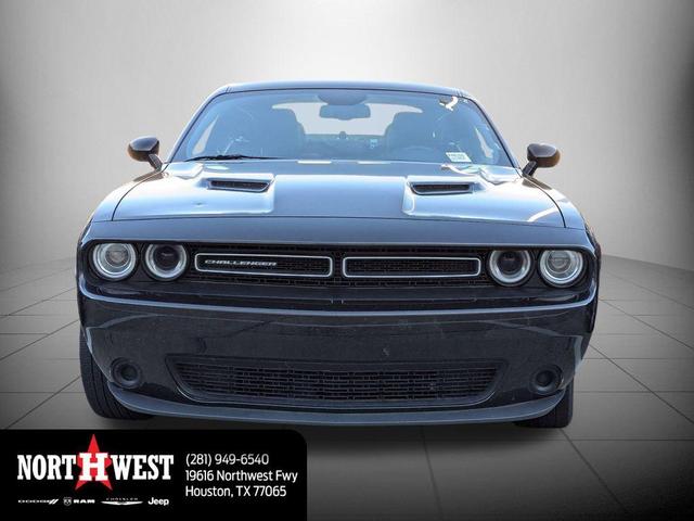 2023 dodge challenger sxt