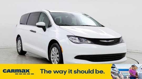 2020 Chrysler Voyager