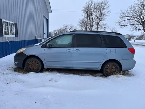 toyota van. not sure on the year or miles. (was locked and i didn’t have the key