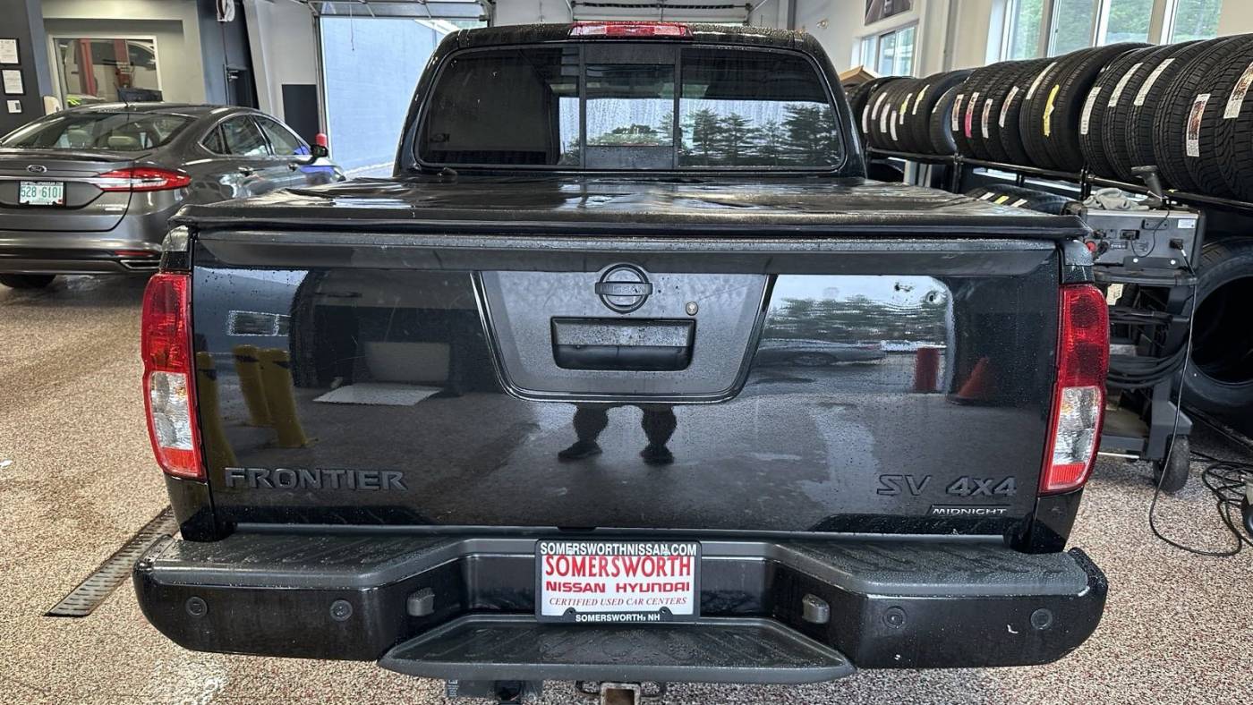 2021 nissan frontier sv