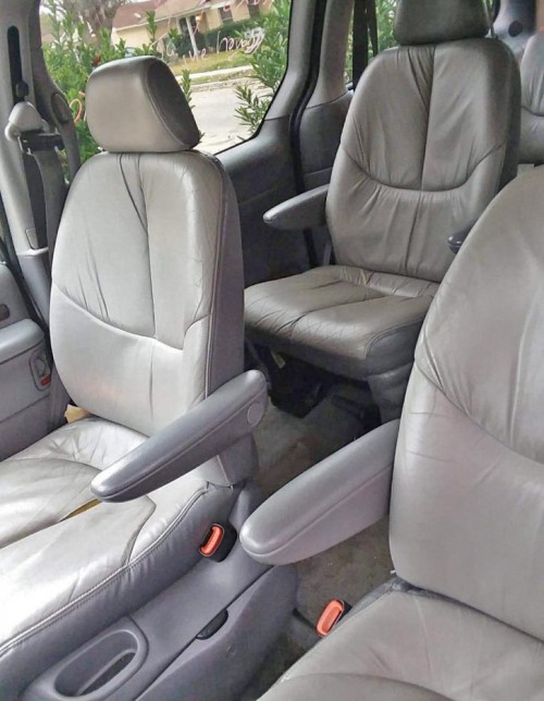 1996 chrysler town country in texas by owner
