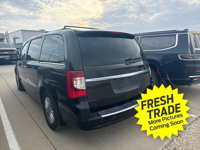2013 chrysler town & country touring-l