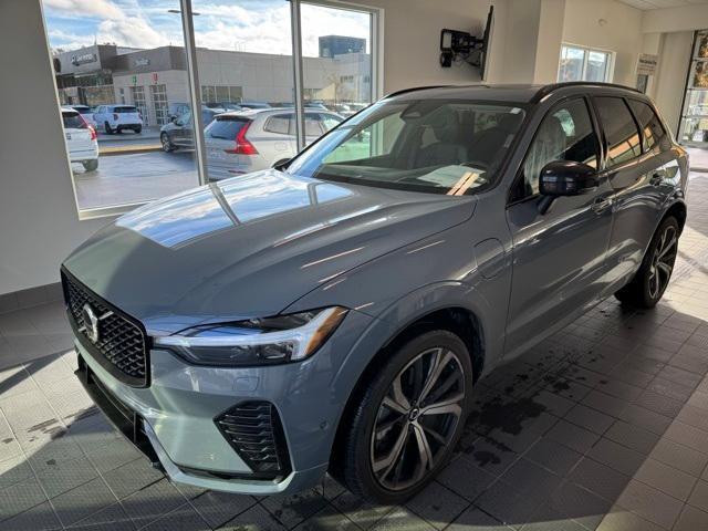 2024 volvo xc60 recharge plug-in hybrid t8 ultimate dark theme