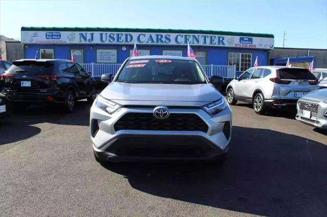 2023 toyota rav4 le