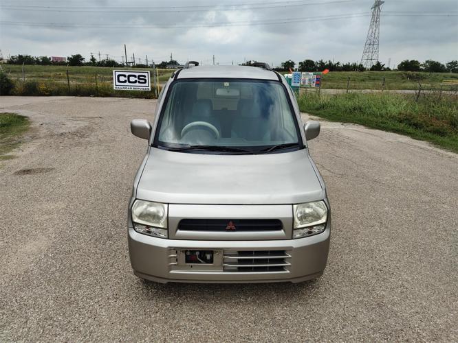 1999 mitsubishi van in freeport, texas