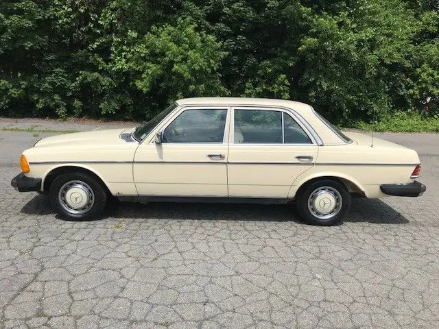 1977 mercedes benz 300d diesel! 97k miles! great shape! no reserve!!