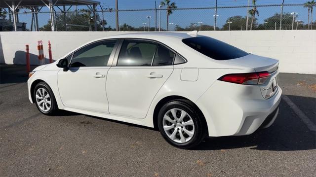 2024 toyota corolla hybrid le
