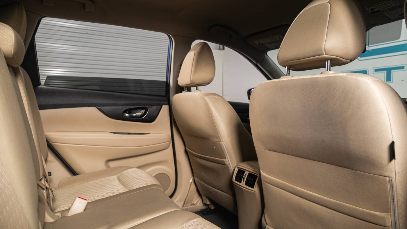 2018 nissan rogue sv