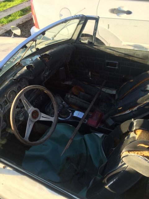 mid 60's mg mgb car - for parts or restoration