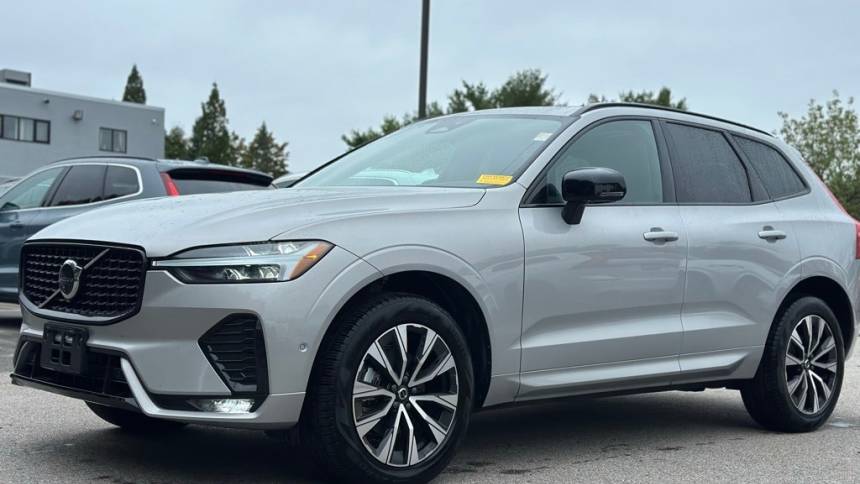 2024 volvo xc60 b5 plus dark theme
