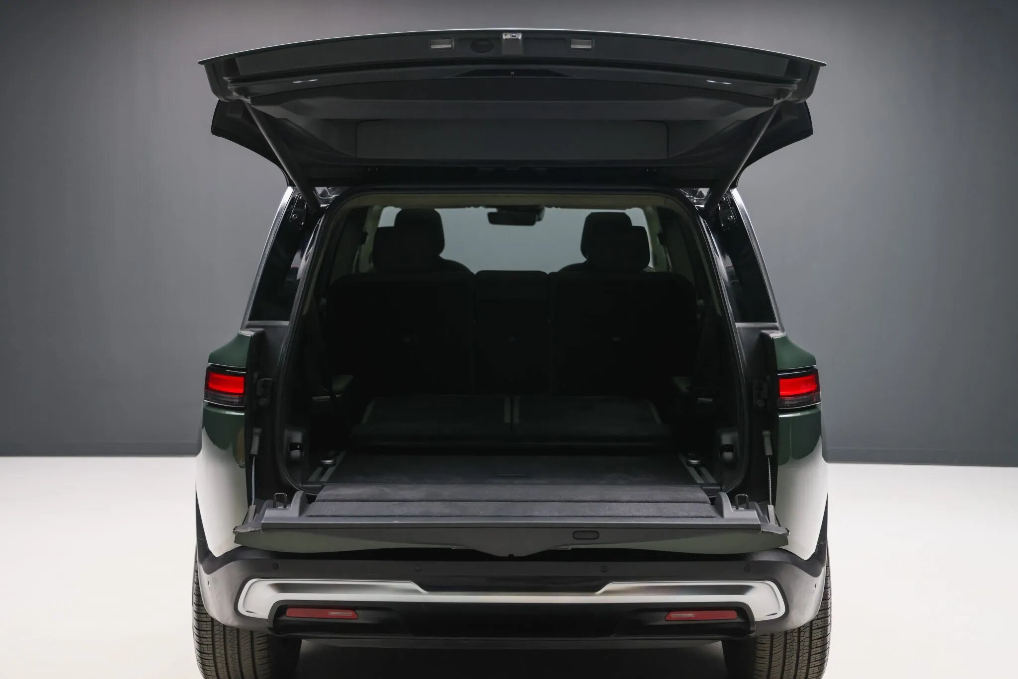 rivian r1s